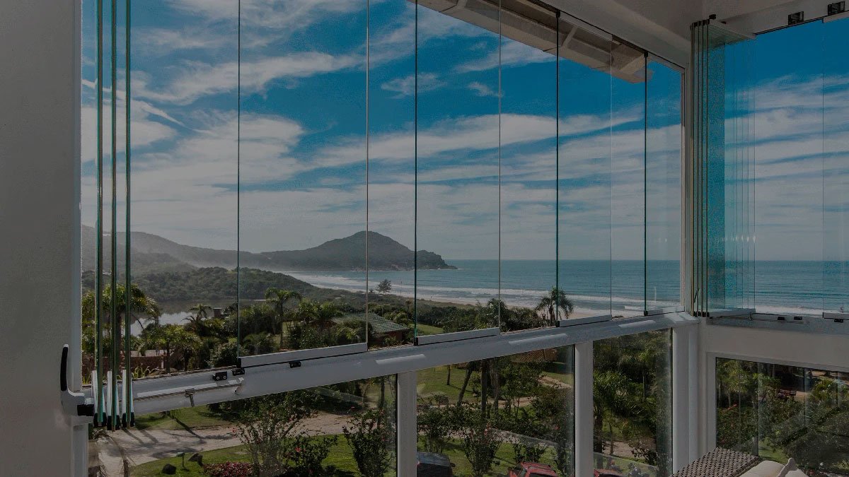 Envidraçamento de Sacada - FT Vidraçaria