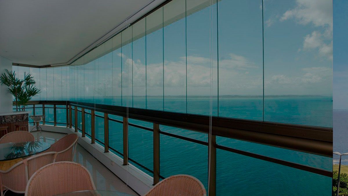 Envidraçamento de Sacada - FT Vidraçaria